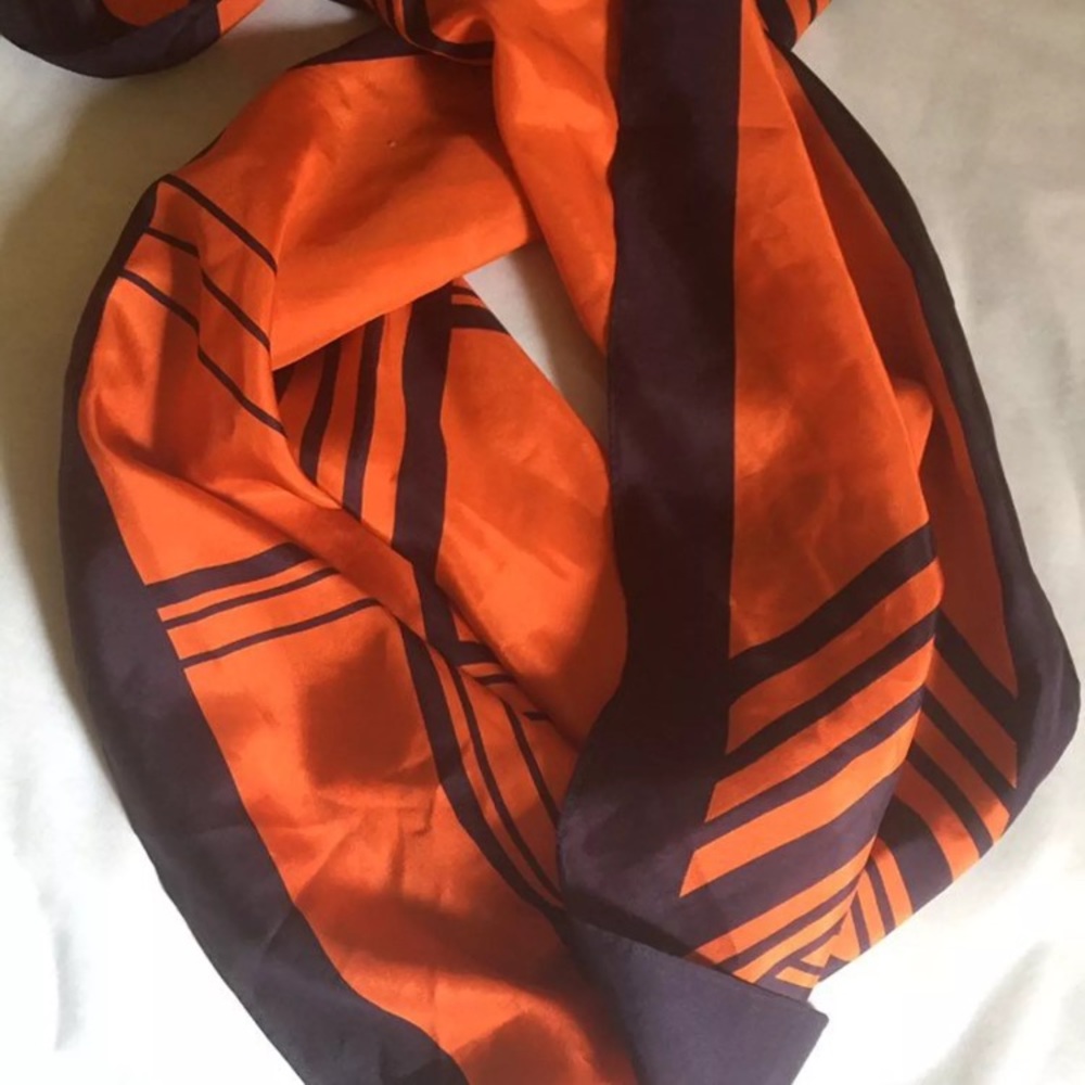 Like new silk scarve